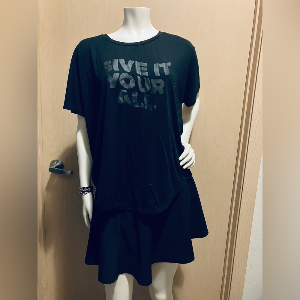 Old Navy Black Graphic Women's Top